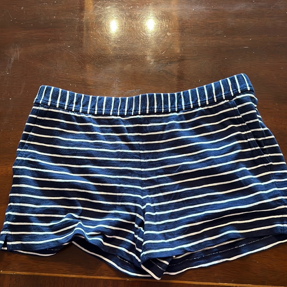 Vineyard Vines shorts